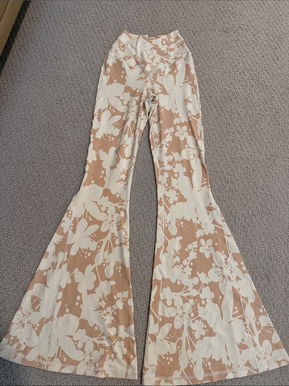 High-Rise Floral Flare Pants in Beige & Cream